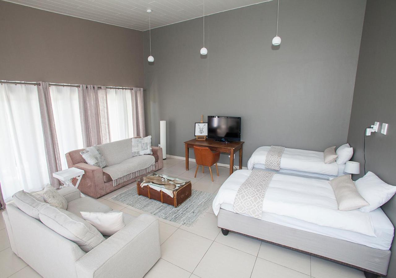Rnb'S Studio Apartment Windhoek Exterior photo