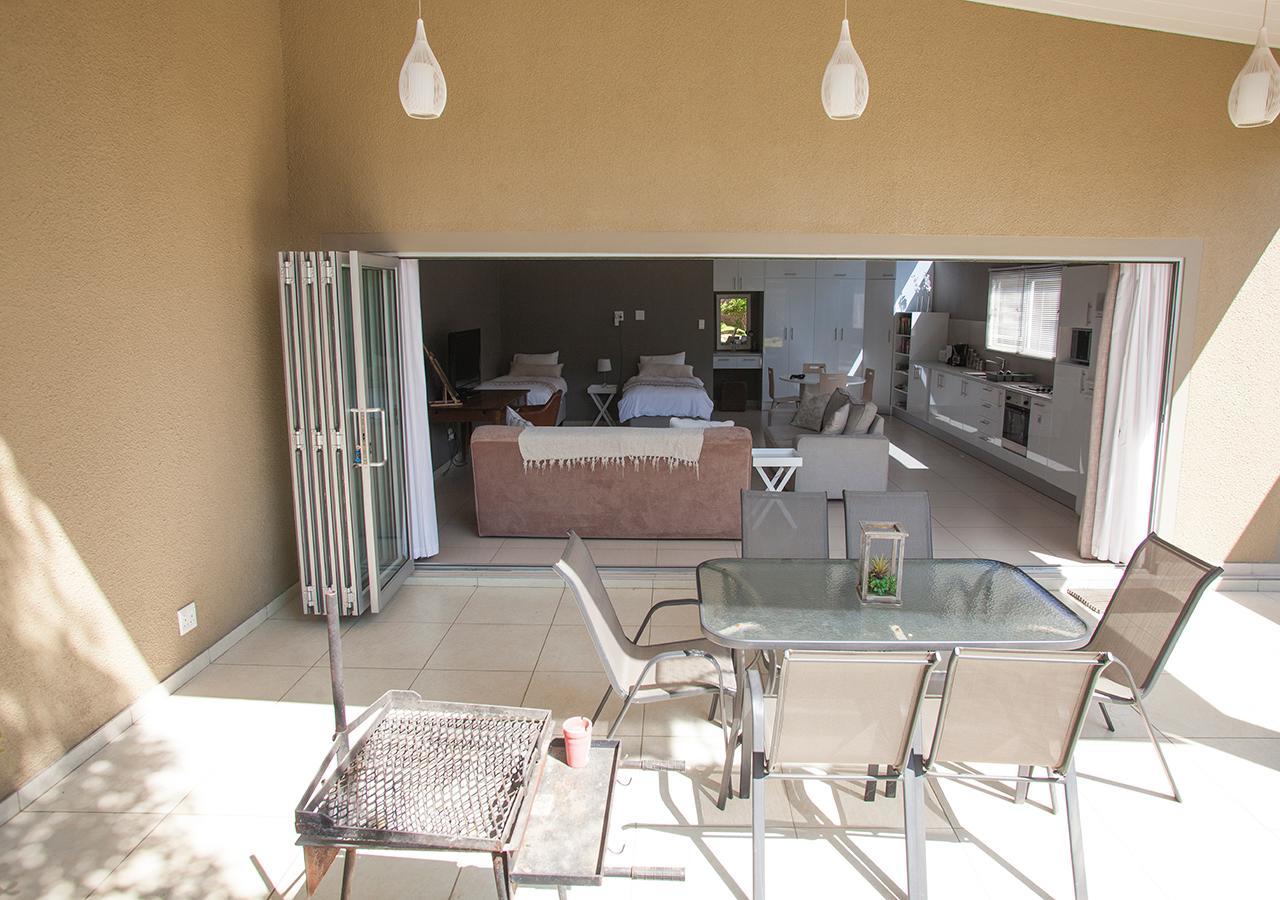 Rnb'S Studio Apartment Windhoek Exterior photo